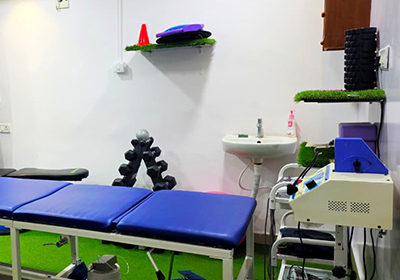 Traction at PAL Physiotherapy Madhapur clinic